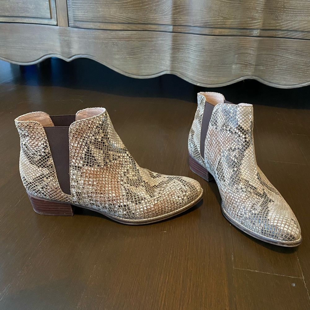 Seychelles brown snake print booties